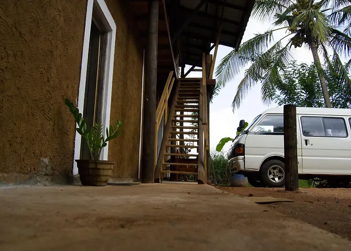 Sigiri Sarilco Rock View Treehouse